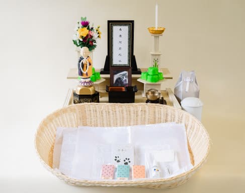 ご火葬前に祭壇にてお別れのセレモニーを行い、じっくりお時間を取っていただくプランとなります。