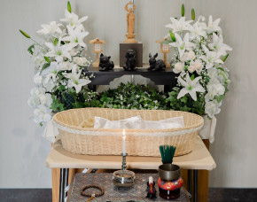 ご火葬前に祭壇にてお別れのセレモニーを行い、じっくりお時間を取っていただくプランとなります。