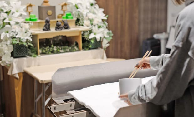 お骨拾い | 火葬車にてご訪問いたします。